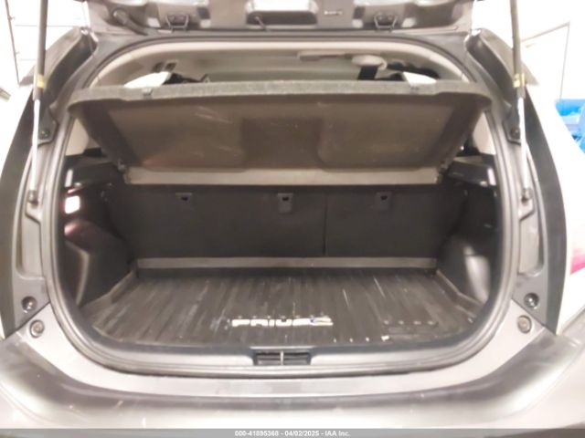 JTDKDTB38F1584916 Toyota Prius C Three