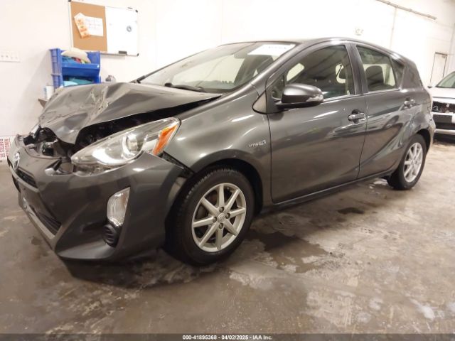 JTDKDTB38F1584916 Toyota Prius C Three