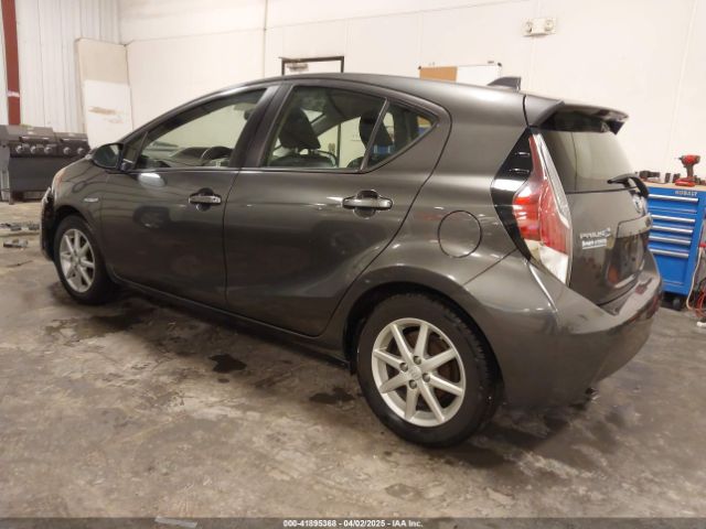 JTDKDTB38F1584916 Toyota Prius C Three