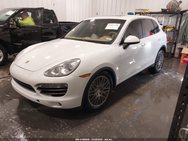 Porsche 2014 2014 WP1AE2A2XELA51009 Image 2