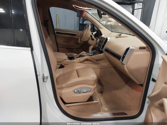 Porsche 2014 2014 WP1AE2A2XELA51009 Image 5