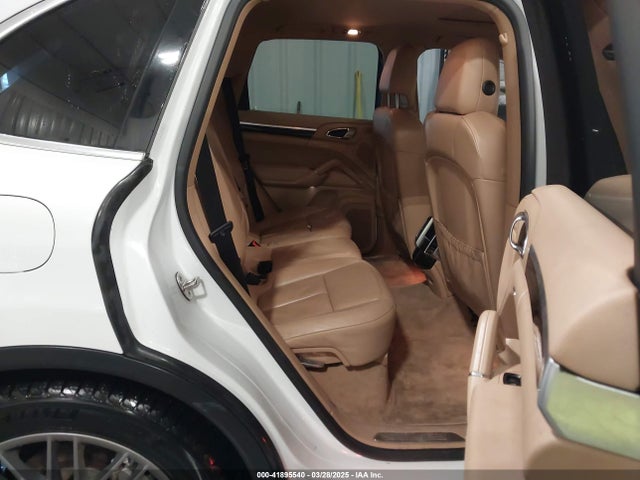 Porsche 2014 2014 WP1AE2A2XELA51009 Image 8