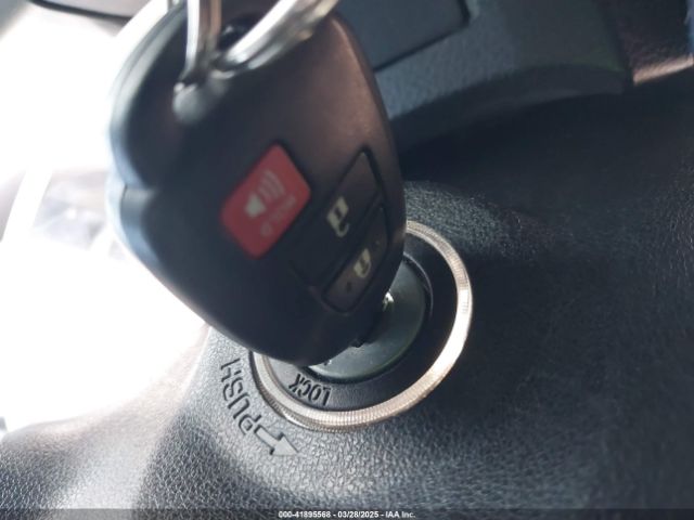 JTMZFREV3JJ731189 Toyota RAV4 LE