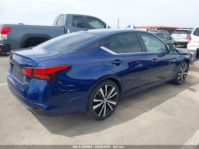 1N4AL4CVXKC226595 Nissan Altima 2.0 Sr