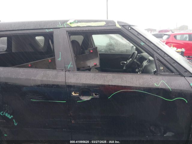 KNDJN2A2XF7136802 KIA Soul