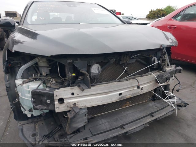 4T1B11HK4JU509323 Toyota CAMRY LE