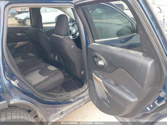1C4PJMCXXJD532507 Jeep Cherokee Latitude 4x4