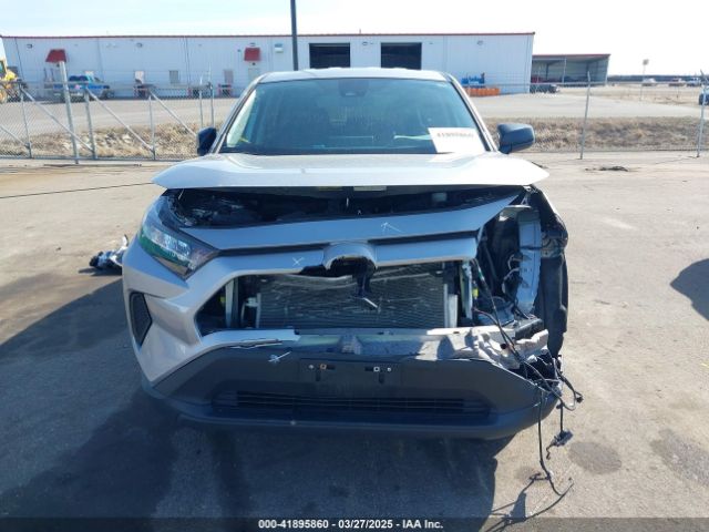 2T3F1RFV9NC276261 Toyota RAV4 LE