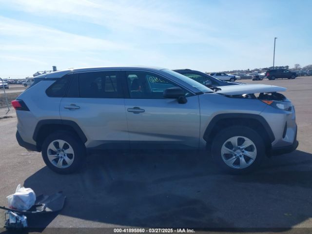 2T3F1RFV9NC276261 Toyota RAV4 LE