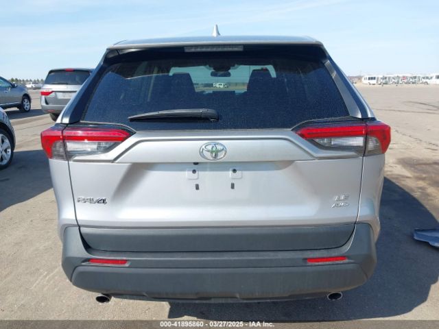 2T3F1RFV9NC276261 Toyota RAV4 LE