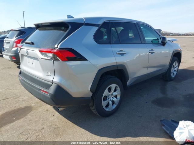 2T3F1RFV9NC276261 Toyota RAV4 LE