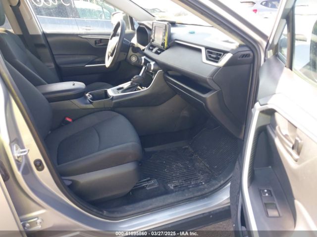 2T3F1RFV9NC276261 Toyota RAV4 LE