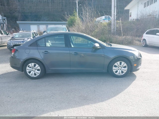 41895930 :رقم المزاد ، 1G1PB5SHXD7228747 vin ، 2013 Chevrolet Cruze Ls Manual مزاد بيع