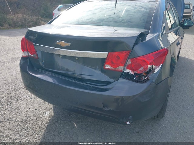 41895930 :رقم المزاد ، 1G1PB5SHXD7228747 vin ، 2013 Chevrolet Cruze Ls Manual مزاد بيع