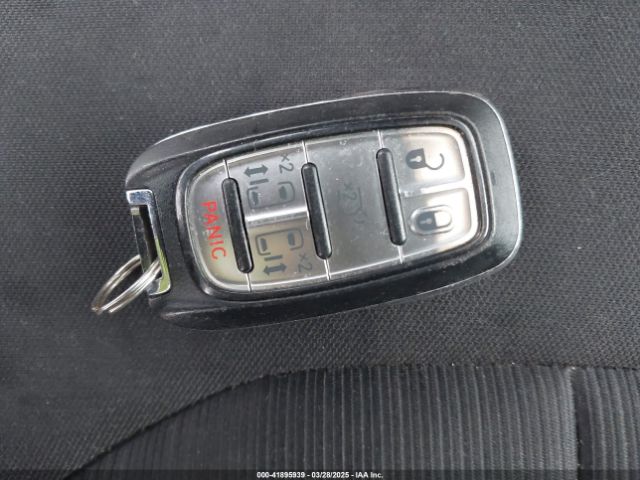 2C4RC1DGXJR177738 Chrysler Pacifica Touring