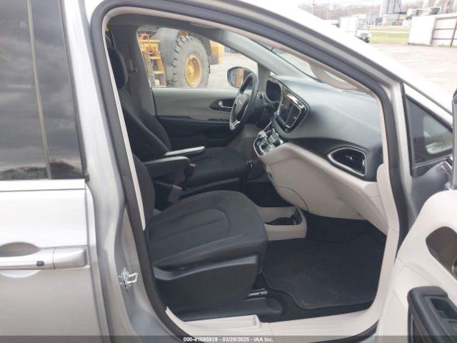 2C4RC1DGXJR177738 Chrysler Pacifica Touring
