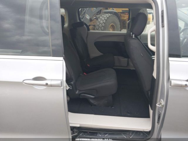 2C4RC1DGXJR177738 Chrysler Pacifica Touring