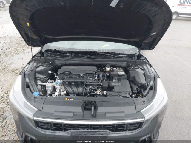 3KPFW4DE7SE043749 KIA K4 Gt-line