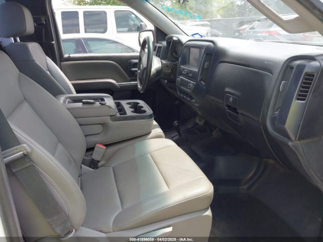 1GCNKNEC8JZ219883 Chevrolet Silverado 1500 Wt