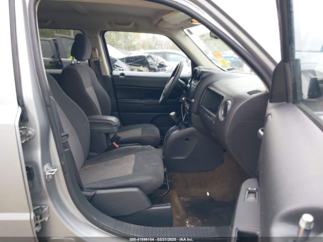 1C4NJPBA2HD146096 Jeep Patriot Sport Fwd
