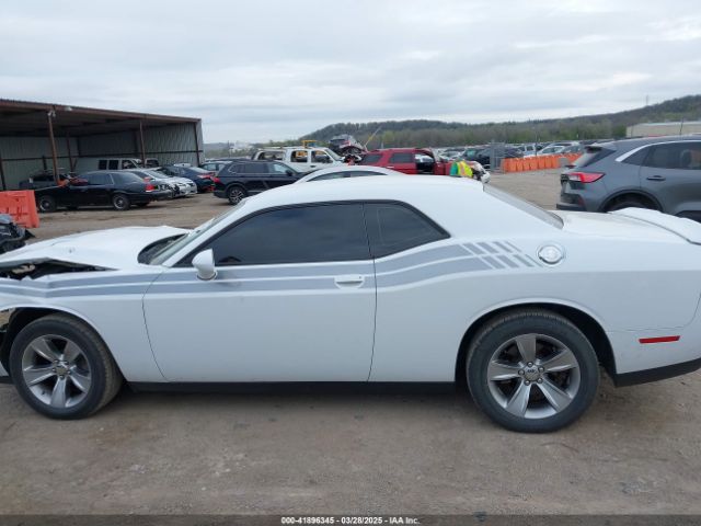 2C3CDZAG4JH131886 Dodge Challenger Sxt