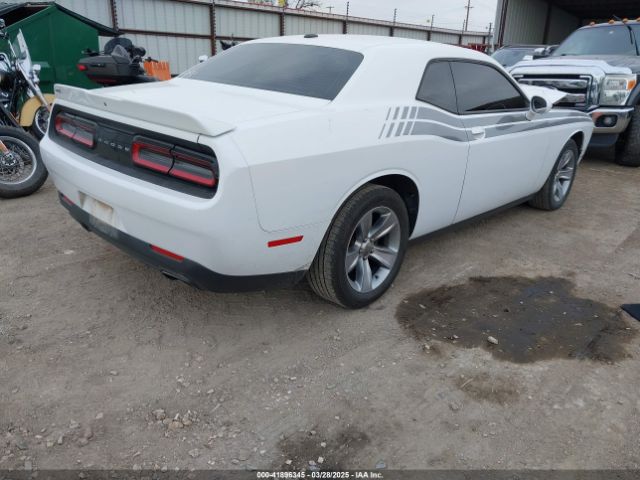 2C3CDZAG4JH131886 Dodge Challenger Sxt
