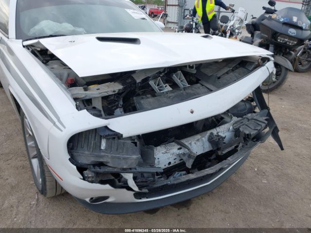 2C3CDZAG4JH131886 Dodge Challenger Sxt