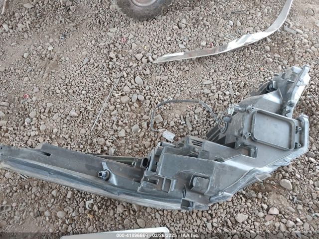 NMTKHMBX7JR021296 Toyota C-hr Xle Premium