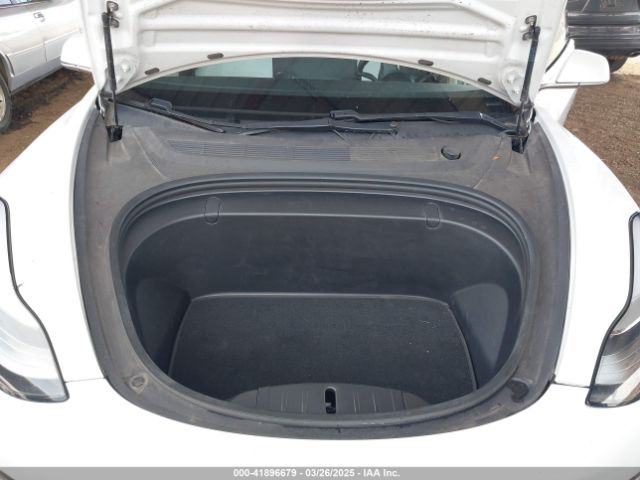 5YJ3E1EA3KF332864 Tesla MODEL 3