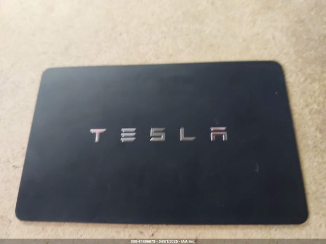 5YJ3E1EA3KF332864 Tesla MODEL 3