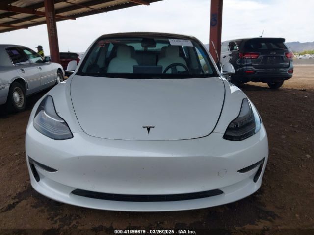 5YJ3E1EA3KF332864 Tesla MODEL 3