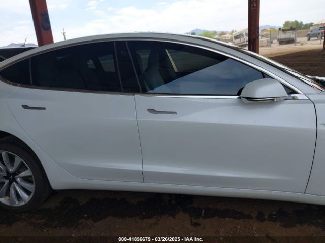 5YJ3E1EA3KF332864 Tesla MODEL 3