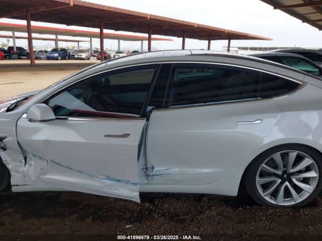 5YJ3E1EA3KF332864 Tesla MODEL 3