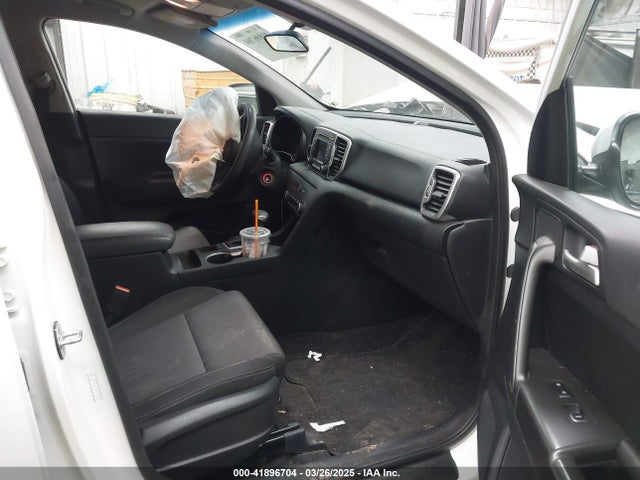 KNDPMCAC7H7131782 KIA Sportage Lx