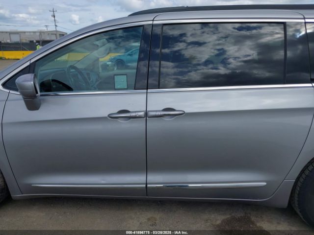 2C4RC1BG1HR803027 Chrysler Pacifica Touring-l