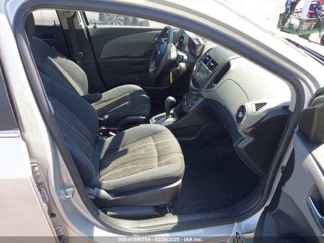 1G1JC5SHXG4180188 Chevrolet Sonic Lt Auto