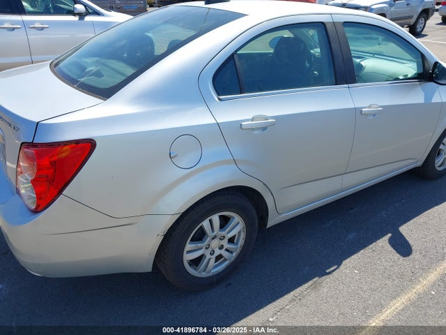 1G1JC5SHXG4180188 Chevrolet Sonic Lt Auto