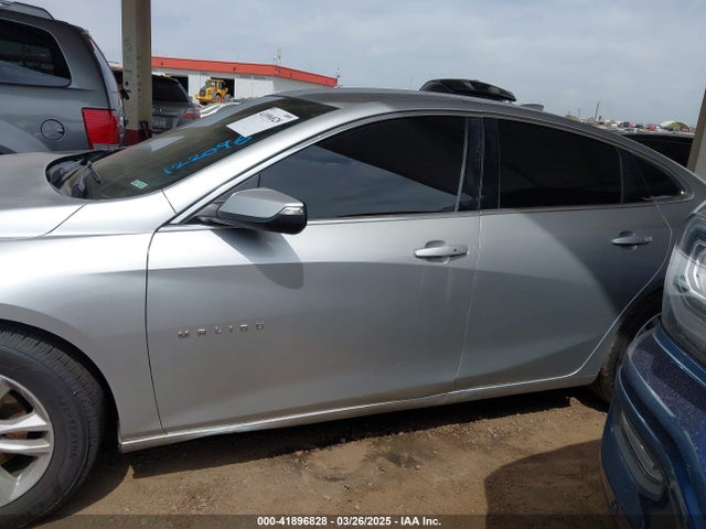 1G1ZD5ST1JF122096 Chevrolet MALIBU LT