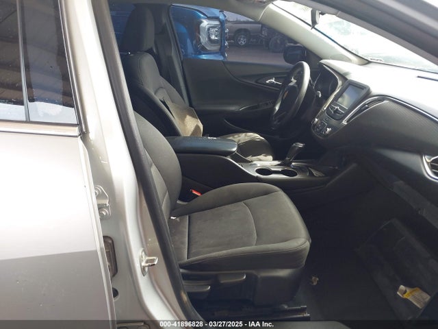 1G1ZD5ST1JF122096 Chevrolet MALIBU LT