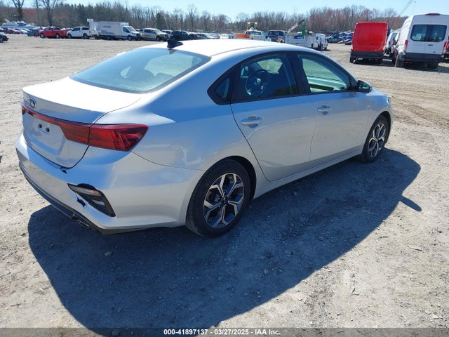 3KPF24ADXLE223235 KIA Forte Lxs