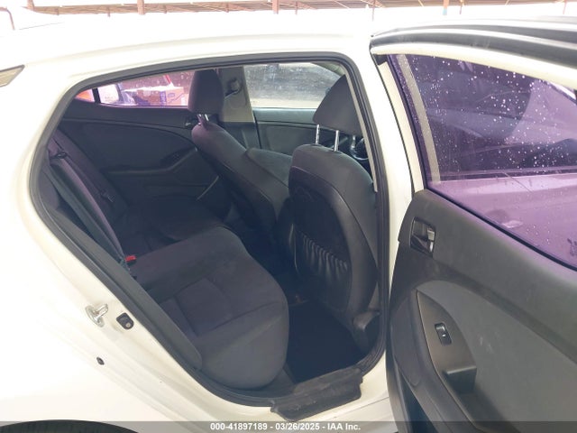 KNAGM4A71F5663432 KIA Optima Lx