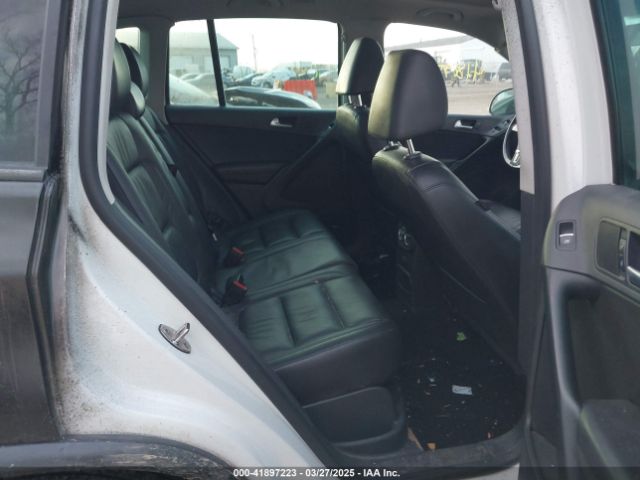 WVGUV7AX7HK020247 Volkswagen Tiguan 2.0t Sport