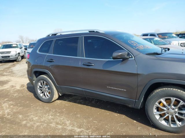 1C4PJMLBXKD162570 Jeep Cherokee Latitude Plus 4x4