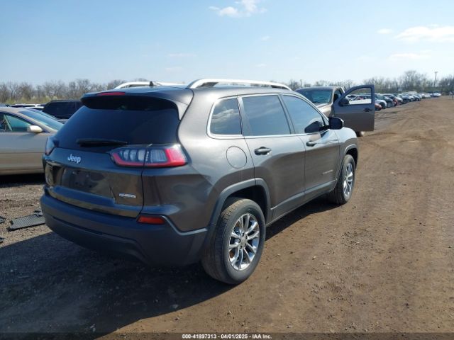 1C4PJMLBXKD162570 Jeep Cherokee Latitude Plus 4x4