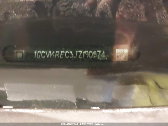 1GCVKREC3JZ190574 Chevrolet Silverado 1500 1lt