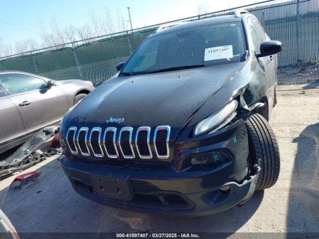 1C4PJLCB4GW126010 Jeep Cherokee Latitude