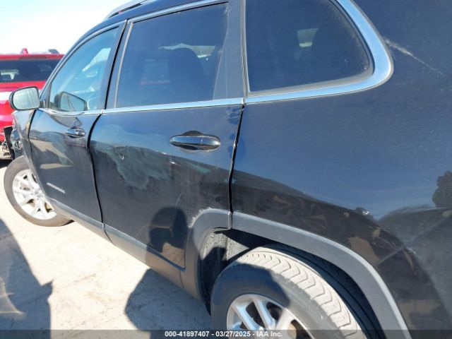 1C4PJLCB4GW126010 Jeep Cherokee Latitude