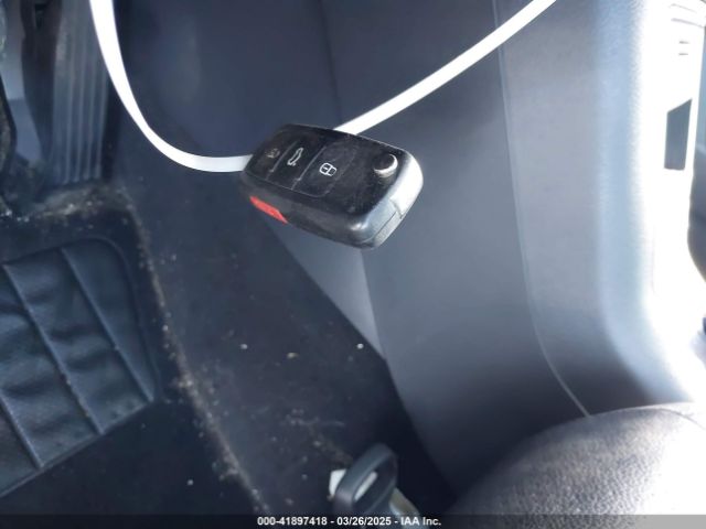 WVGAV7AX0FW544218 Volkswagen TIGUAN SE