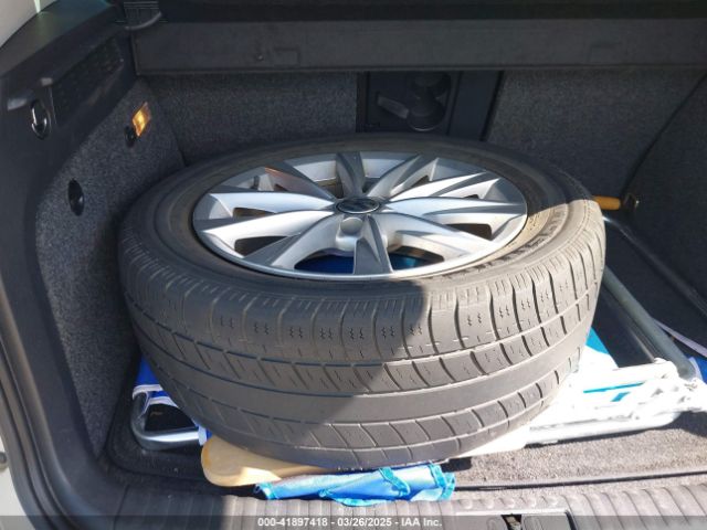 WVGAV7AX0FW544218 Volkswagen TIGUAN SE