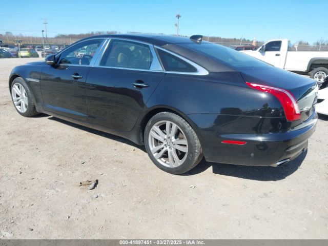 2018 JAGUAR XJ SAJWJ2GD2J8W13463 Photo 2